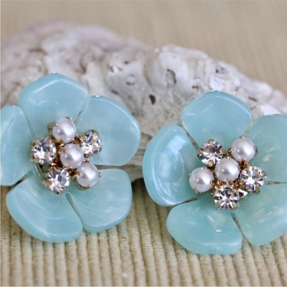 Chic Floral Aqua Earrings